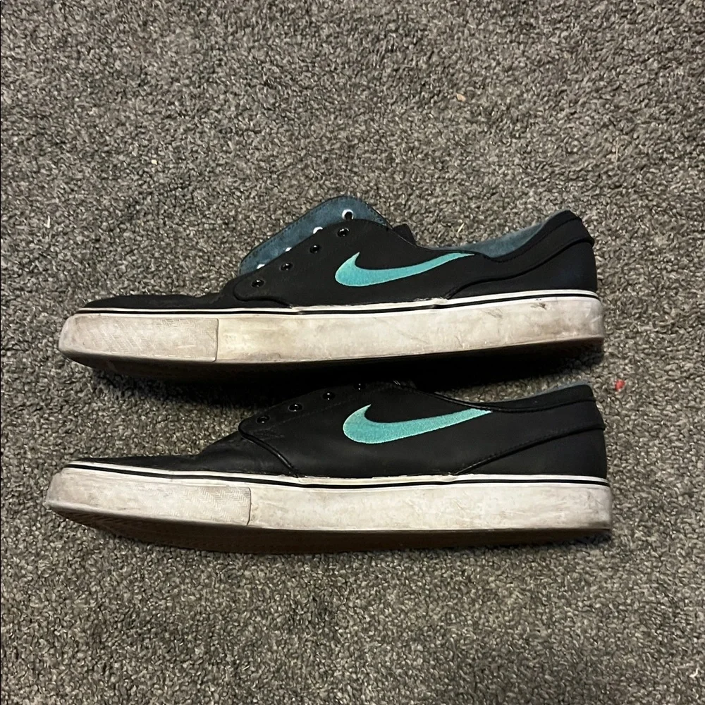 Nike Stefan Janoski Black and Teal Men's Sneakers - Picture 4 of 7